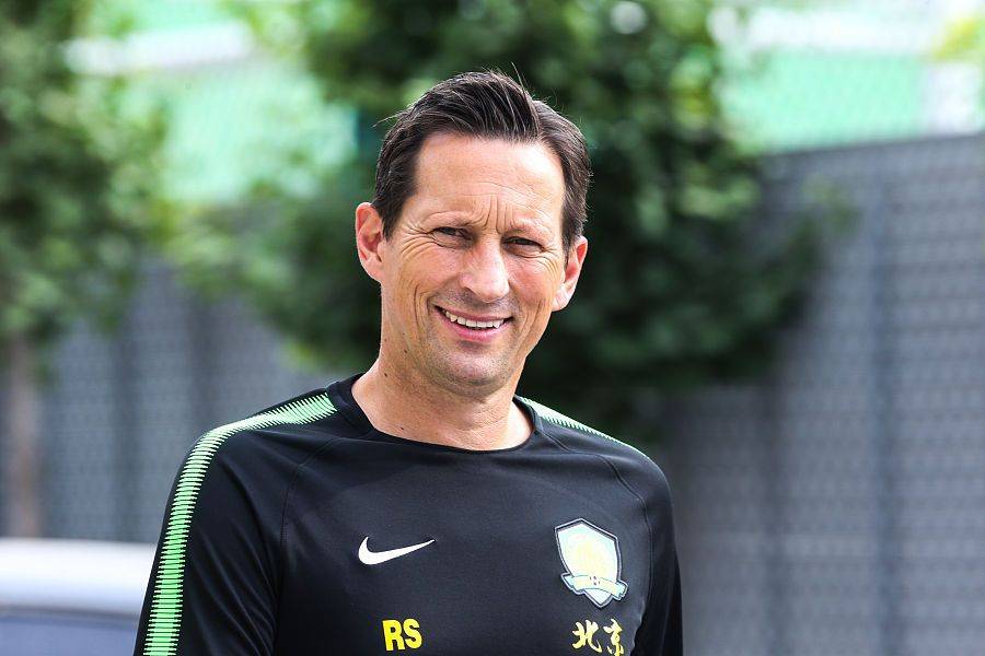 卡塔尔世界杯机缝足球 卡塔尔世界杯机缝足球